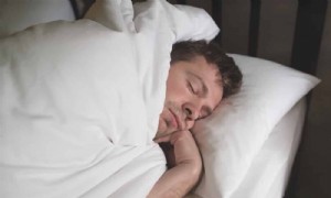 Das Gedicht einer frischgebackenen Mutter über ihren schlafenden Ehemann ist ziemlich zuordenbar 