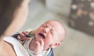 The Witching Hour:Wie Sie mit der abendlichen Aufregung Ihres Neugeborenen umgehen können 