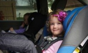 9 häufige Autositzfehler, die Eltern machen 