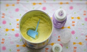 Was Sie über die Nahrungsergänzung Ihres Babys mit Milch wissen müssen 