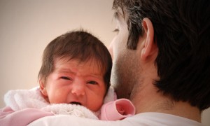 Bewältigung, wenn Ihr Baby viel weint 
