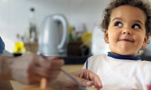 Fütterungsjobs für Eltern und Kleinkinder 