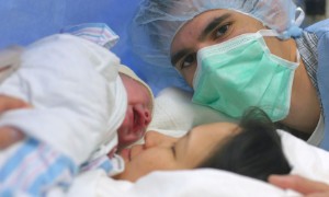 Übersicht und FAQs zur Kaiserschnittgeburt 