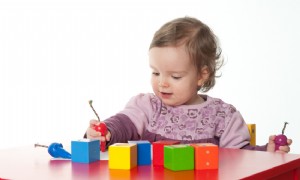 Spielzeugsicherheit für Kleinkinder 