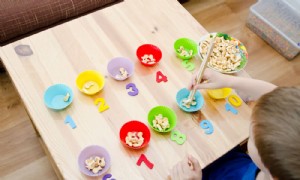 Eureka! 5 einfache Möglichkeiten, die MINT-Fähigkeiten von Kindern zu Hause zu verbessern 