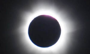 Totale Sonnenfinsternis 2017:Was Sie wissen sollten und wie Sie sie sicher sehen können 