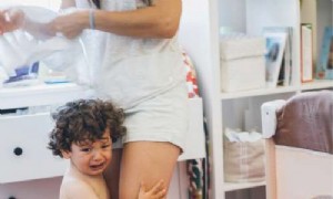 8 beruhigende Sätze, die Sie Ihrem Kind sagen können, das einen Zusammenbruch hat