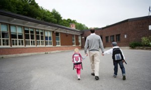 Grundlegende Erziehungsregeln:Umgang mit der Schule Ihres Kindes