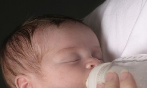 Was Sie über Kunststoff-Babyflaschen wissen müssen 