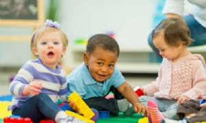 Helfen Sie Ihrem Kind, sich an die Kinderbetreuung anzupassen 