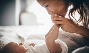 101 Neugeborenen-Aktivitäten für Eltern und ihre Wonneproppen 