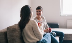 Regeln, die bei der Einstellung einer neuen Nanny zu besprechen sind 