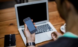 Auf der Suche nach „The One“? Hier sind unsere Tipps, wie Sie auf Care.com eine Pflegekraft finden, die Sie lieben werden 