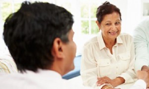 Erwachsenenbetreuung und Seniorenbetreuung:Regeln, die Sie vor der Einstellung besprechen sollten 