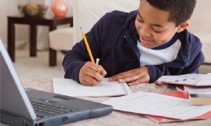 So finden Sie die beste Online-Nachhilfe, Hausaufgabenhilfe und Prüfungsvorbereitung 