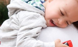 6 Fehler, die Familien machen, wenn sie ein Kindermädchen einstellen 