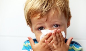 6 grundlegende Regeln für das Babysitten eines Kindes mit schweren Allergien 