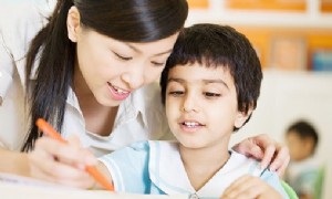 6 Wege, um Berufserfahrung in der Kinderbetreuung zu sammeln