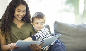 6 Kriterien, die bei der Einstellung eines Kindermädchens zu bewerten sind 