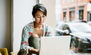 So schreiben Sie eine effektive Stellenbeschreibung für einen Babysitter, um den richtigen Babysitter zu finden 