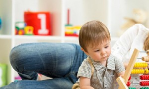 4 Monate altes Baby:Meilensteine ​​von 4 bis 7 Monaten im Überblick 