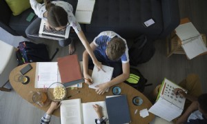 Aktivitäten nach der Schule:Die Vor- und Nachteile, den Zeitplan Ihrer Kinder zu füllen 