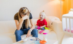 8 Babysitter-Tipps, die ich auf die harte Tour gelernt habe (damit du es nicht musst)
