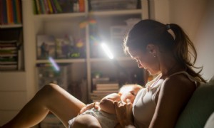 Ist Trinken während des Stillens immer eine schlechte Idee? 