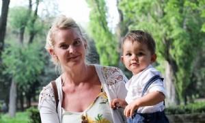 Mom nennt Erziehung „alltäglich“ und „unerbittlich“ und löst Online-Debatten aus 