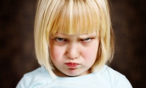 Freizügige Erziehung:7 Zeichen, dass Ihr Kind ein Gör ist 