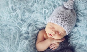 17 unbedingt auszuprobierende Neugeborenen-Fotoideen plus Tipps für die besten Aufnahmen 