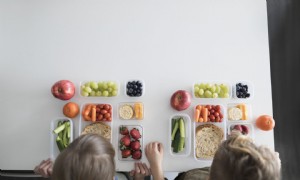 Wie man ein gesundes Mittagessen in der Schule zubereitet, plus 16 Ideen zum Einpacken