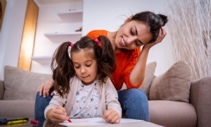 Übergang vom Babysitter zum Kindermädchen:Was Sie wissen müssen 