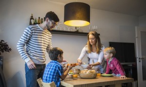 „Platonische Eltern“ bekommen Kinder ohne Romantik:Kann das funktionieren? 