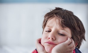 Wie man Kindern hilft, sich zu konzentrieren und aufmerksam zu sein 