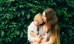 10 Vorteile eines jungen Elternteils 