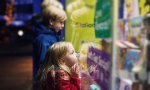 Mamas genialer Urlaubs-Wunschlisten-Hack hält Kinder davon ab, um Spielzeug zu betteln 