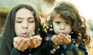 Wie man einen Sitter für Silvester anstellt