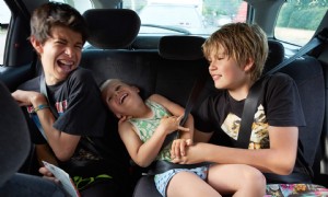 Mamas Foto von ihrem „verwüsteten“ Rücksitz hat das Internet gespalten 