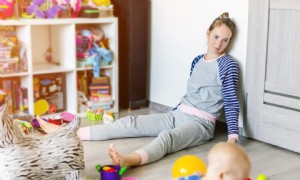 10 Tipps, um Schlafentzug als frischgebackene Eltern zu überstehen 