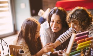 6 wichtige Schritte, um eine professionelle Nanny zu werden 