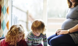 Ihre Nanny sagt Ihnen, dass sie schwanger ist:Was nun? 