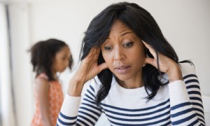 7 Möglichkeiten, wie Eltern mit der Angst inmitten des Coronavirus umgehen können 