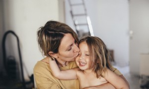 Wie Sie die Trennungsangst bei Ihrem 2-Jährigen lindern können 