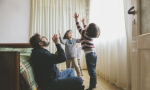 Navigation durch COVID-19:Zusätzliche Vorsichtsmaßnahmen für Familien und Betreuer 