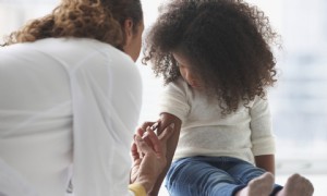 Aufgrund von COVID-19 verschieben immer mehr Eltern die Impfungen ihrer Kinder, und Experten sind besorgt