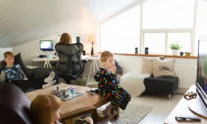 Richtlinien für den Aufenthalt zu Hause nach Bundesstaaten für Familien und Betreuer 