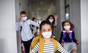 8 Kinderbetreuungsoptionen für den Schulanfang und welche Sicherheitsprotokolle Experten für jede vorschlagen 