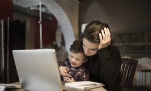 Ich habe wegen der Pandemie meinen Job gekündigt und fühle mich als berufstätige Mutter wie eine Versagerin 