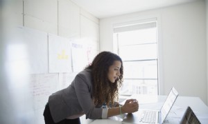 Erfahren Sie, wie Sie sich online als professionelle Pflegekraft vermarkten und den Job bekommen, den Sie wollen 